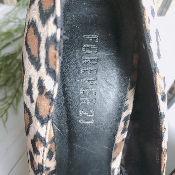 Forever 21 Leopard Print Peep Toe Heels Womens Sz 6 - Picture 6 of 8